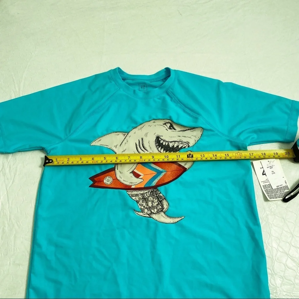 Gap aqua crew neck short sleeve shark graphic rash guard XL = 12